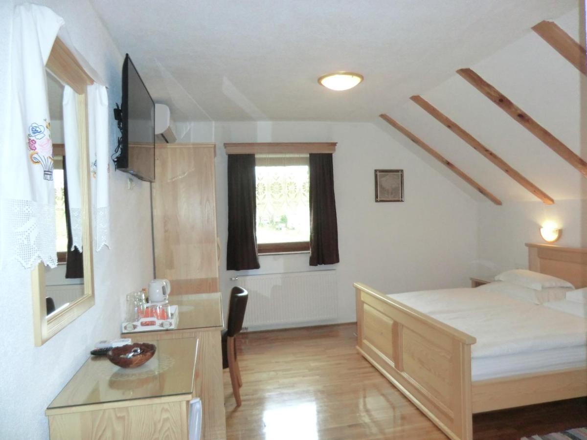 Hotel Ethno House Izvor à Vrelo Koreničko Extérieur photo