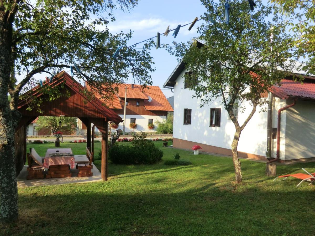 Hotel Ethno House Izvor à Vrelo Koreničko Extérieur photo