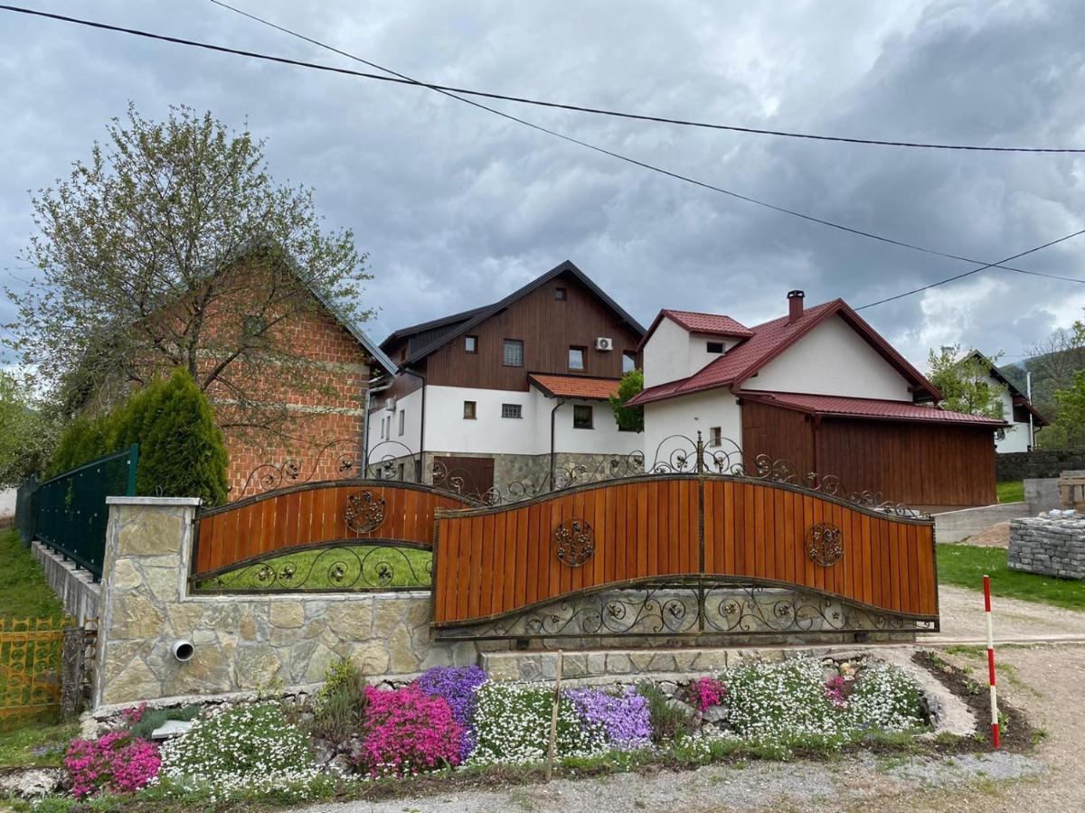 Hotel Ethno House Izvor à Vrelo Koreničko Extérieur photo