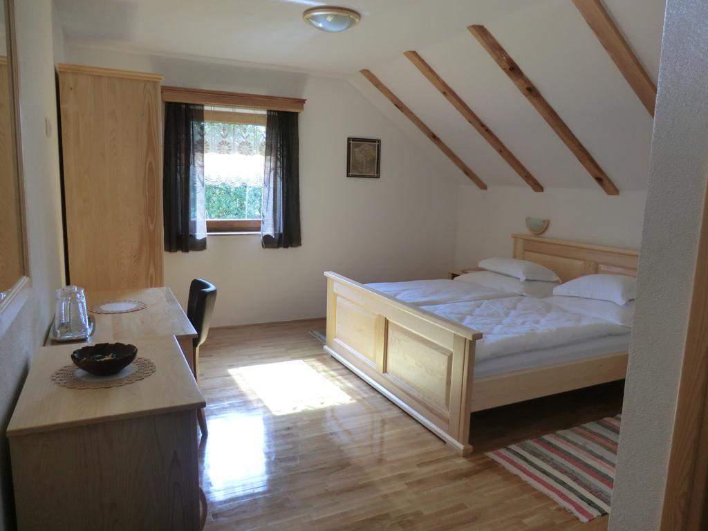 Hotel Ethno House Izvor à Vrelo Koreničko Extérieur photo