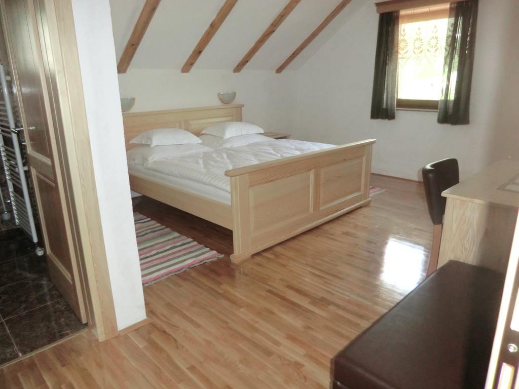 Hotel Ethno House Izvor à Vrelo Koreničko Extérieur photo