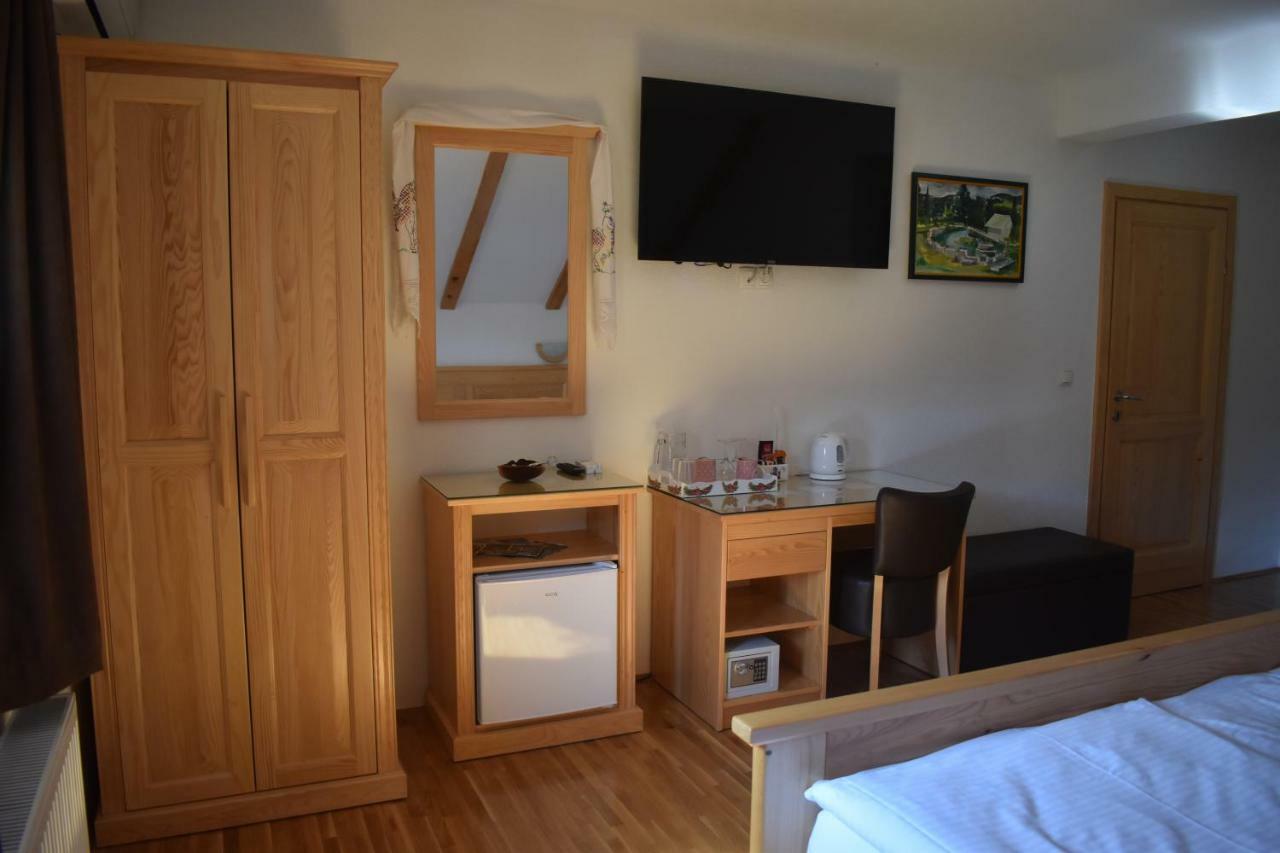Hotel Ethno House Izvor à Vrelo Koreničko Extérieur photo