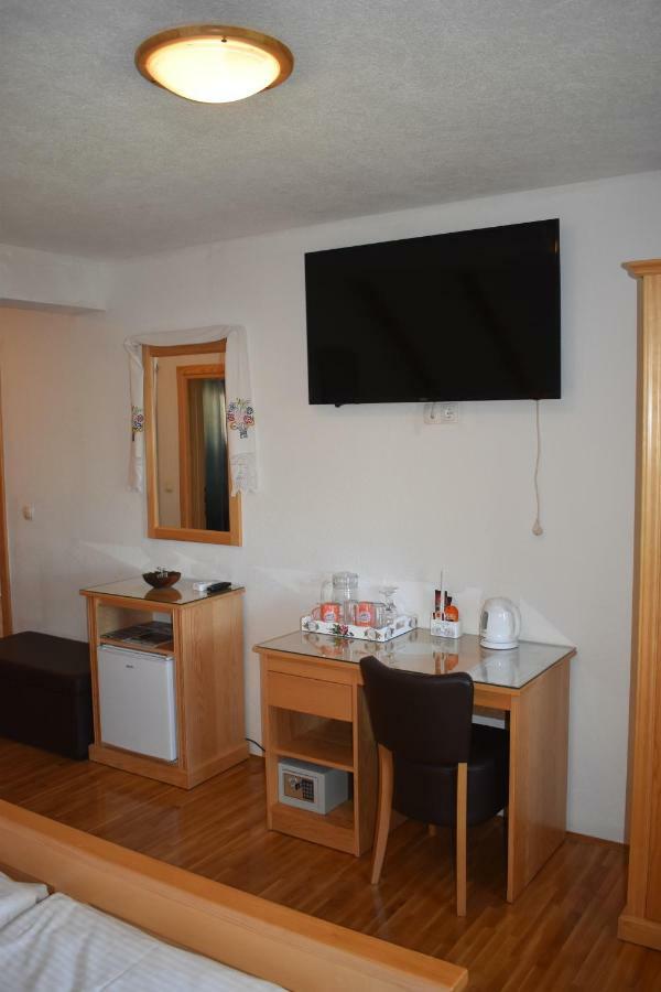 Hotel Ethno House Izvor à Vrelo Koreničko Extérieur photo