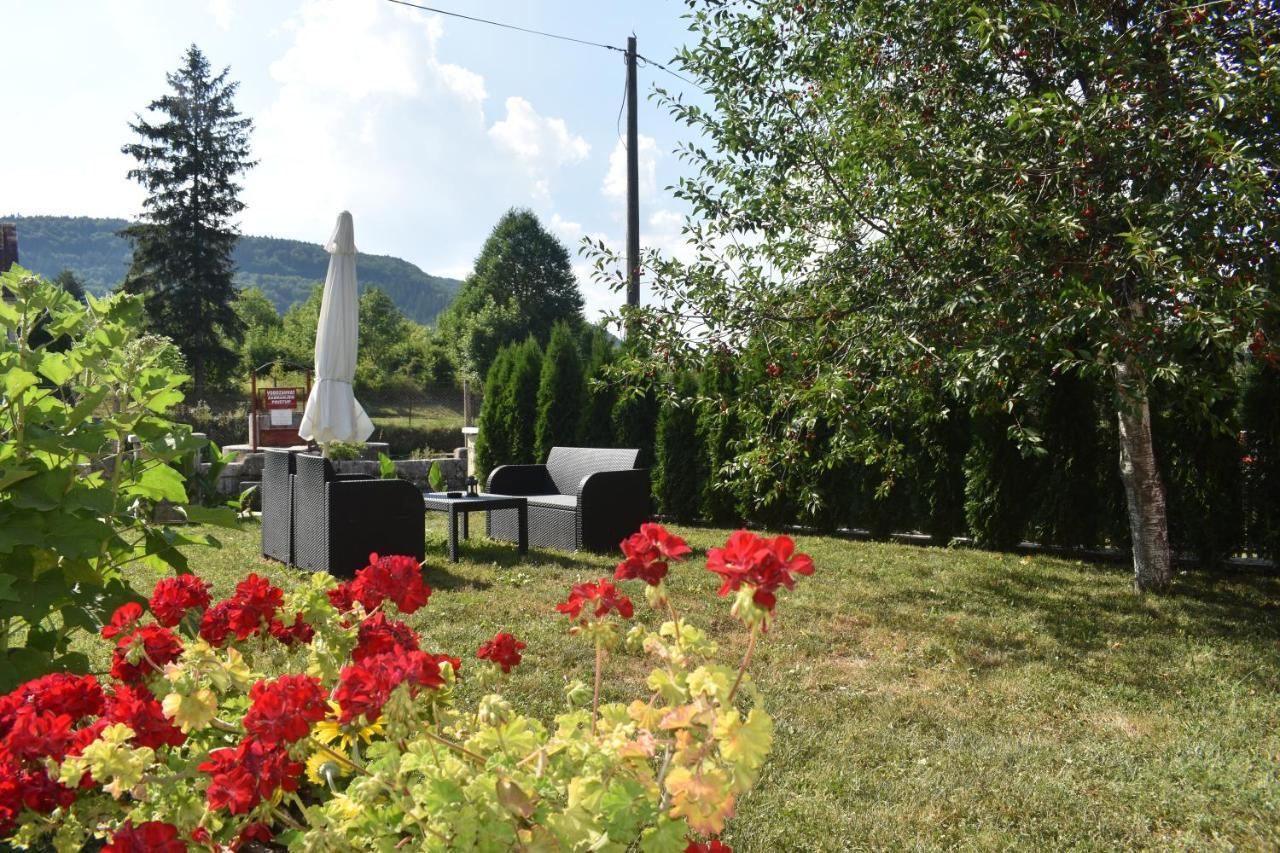 Hotel Ethno House Izvor à Vrelo Koreničko Extérieur photo